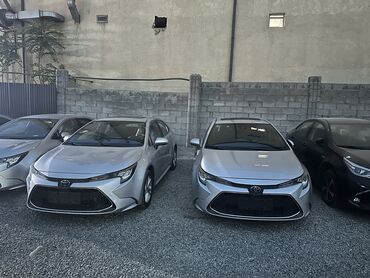 машина коробка автомат: Toyota Corolla: 2019 г., 1.8 л, Вариатор, Гибрид