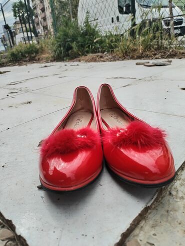 srebrna haljina i cipele: Ballet shoes, 36