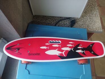 русский язык 5 класс л.м.бреусенко: Plastik korpuslu kruyzer tipli skeytbord. - Üst platforma: Qırmızı