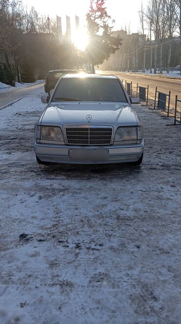 Mercedes-Benz: Mercedes-Benz W124: 1993 г., 2.2 л, Механика, Бензин