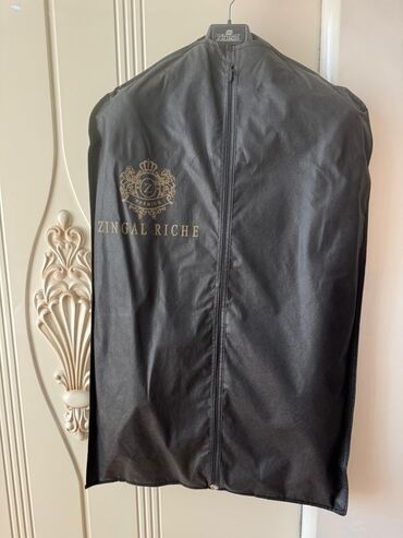 Kostyumlar: Zingal Riche brendindən tünd göy rəngli kişi kostyumu. Kostyum iki -da lalafo.az — 2 Kostyumlar: Zingal Riche brendindən tünd göy rəngli kişi kostyumu. Kostyum iki — 2