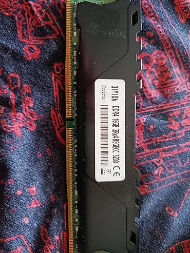 komputer dest: Sapphire NITRO ikili-fanlı videokart + LGA2011-3 platformu Videokart — 10
