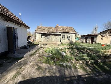 Продажа коттеджей и домов: Продается дом. г.Кара-Балта(в с.Вознесеновка). Дом состоит из — 4