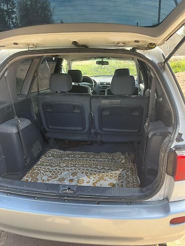 бир: Toyota Picnic: 1999 г., 2 л, Кол менен иштөөчү, Дизель, Вэн/Минивэн — 10