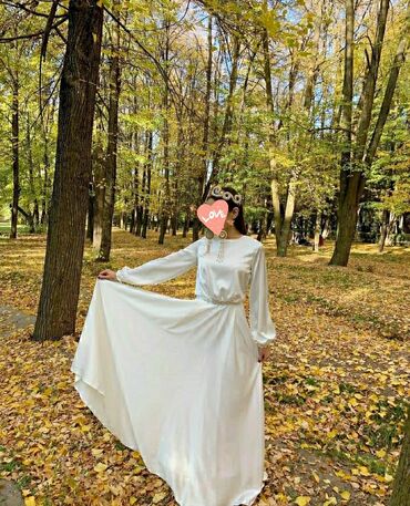 белые платье: Вечернее платье, Коктейльное, Длинная модель, Шелк, С рукавами