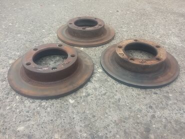 Auto delovi: Diskovi kocnica Lada Niva. Polovno, ocuvano, skinute sa rastavljenih — 2