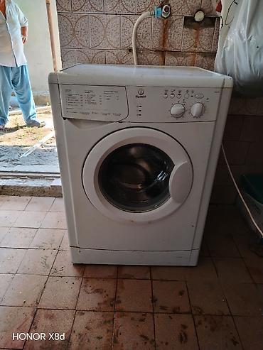 paltaryuyan ve qurudan masinlar: Paltaryuyan maşın Indesit, 5 kq, İşlənmiş, Yarımavtomat, Qurutma var, Kredit var, Ödənişli çatdırılma — 1