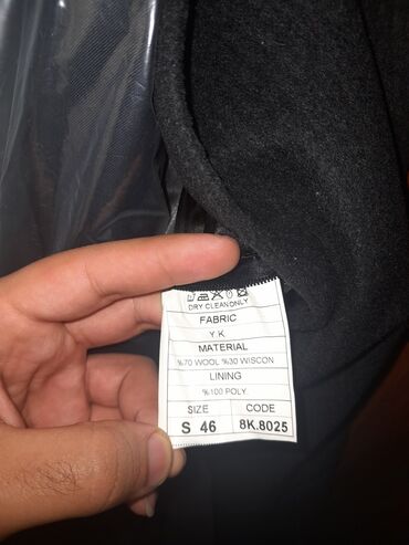 Paltolar: Palto satılır.Cristobal Türkiyənindi. Az istifadə olunub. Səliqəlidir — 8