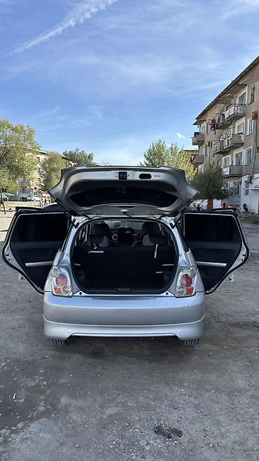 Toyota: Toyota Ist: 2002 г., 1.5 л, Автомат, Бензин, Хэтчбэк — 2
