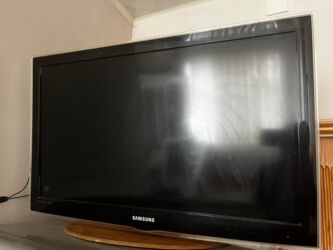 mikrofon qiymeti: Yeni Televizor Samsung 82" 4K (3840x2160), Ünvandan götürmə