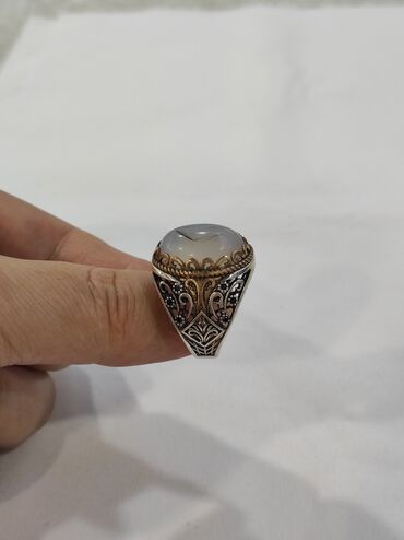 серебристое кольцо: Серебряное кольцо Серебро 925 пробы Размеры имеются Цена 3000сом
