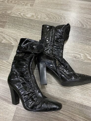 замшевые женские ботинки в Азербайджан | Туфли: Сапоги, 40, цвет - Черный