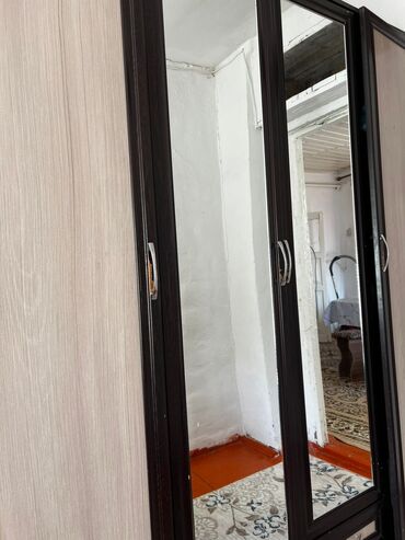 шкаф кровать трансформер купить: Шкафы и стеллаж 1) Трёхстворчатый шкаф для одежды - Центральная дверь lalafo.kg да шкаф кровать трансформер купить: Шкафы и стеллаж 1) Трёхстворчатый шкаф для одежды - Центральная дверь