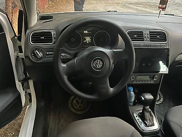 opel ehtiyat hisseleri: Volkswagen Polo, ağ rəng, 5 qapılı hetçbek. Mühərrik və ötürmə: - — 6