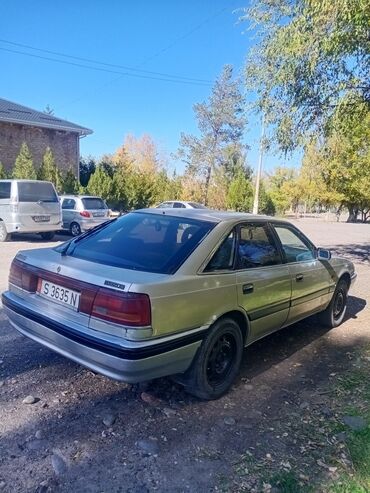 Mazda: Mazda 626: 1988 г., 2.2 л, Механика, Бензин, Хэтчбэк