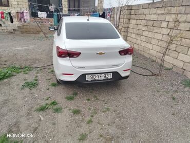 Chevrolet: Chevrolet Onix sedan – ağ rəng, AZ dövlət nömrə nişanı 90-YE-931 — 3