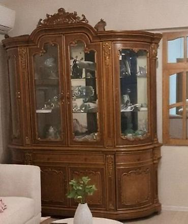 Буфеты: Klassik üslubda taxta vitrin şkaf - Material: Masif ağac, zəngin — 1