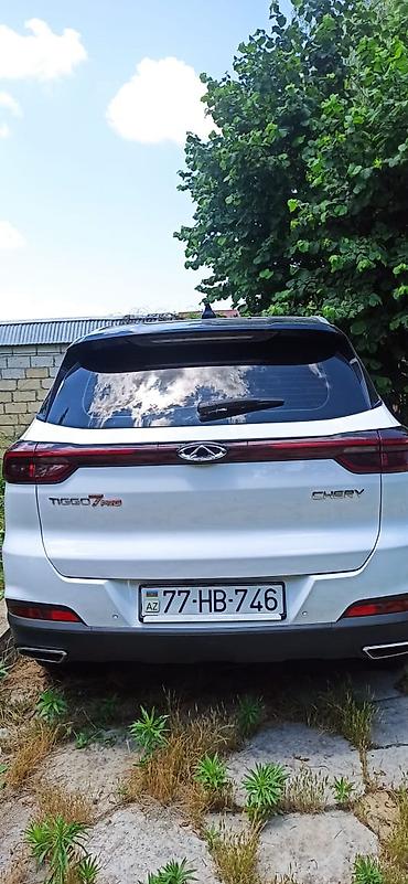 chery fulwin: Chery Tiggo 7 Pro – ağ rəngli, qara panoramik damlı kompakt krossover — 1