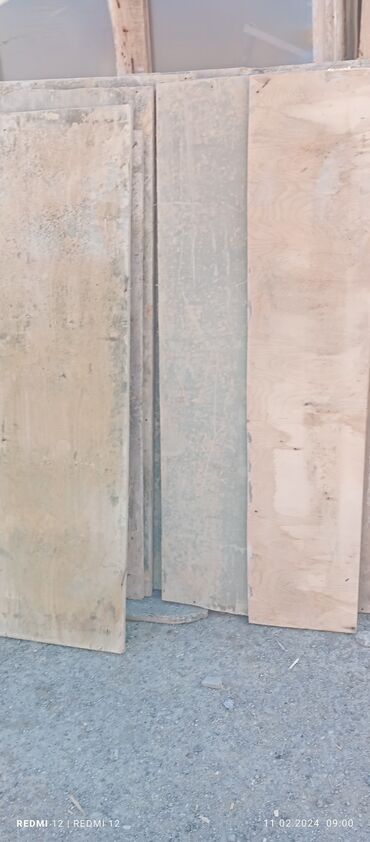 Çornıy pol: Çornıy pol — 12