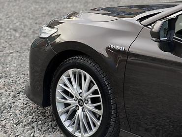 Toyota: Toyota Camry: 2019 г., 2.5 л, Вариатор, Гибрид, Седан — 5