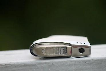 Upaljači i prateća oprema: Volkswagen Official VW lighter Vintage KENT AS, Karo upaljač. Cena za — 11