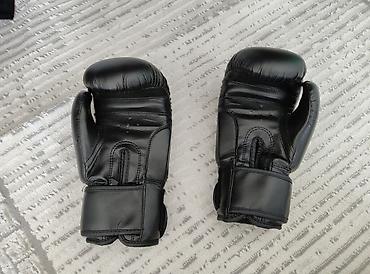 пенный: Боксерские перчатки Everlast, 8 oz Б/У - Классическая модель в черном — 2