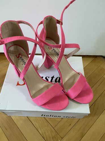 puder roze haljina i cipele: Sandale, 38