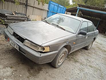 Mazda 626: 1989 г., 2.2 л, Механика, Бензин, Хэтчбэк