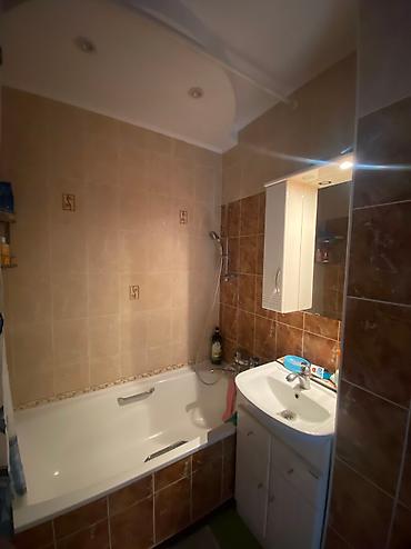 12: 3 комнаты, 80 м², 12 мкр 106 серия, 8 этаж, Косметический ремонт — 8
