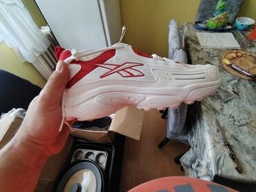 alexander mcqueen patike cijena: Potpuno nove muške ORIGINAL patike Reebok, bele boje sa crvenim