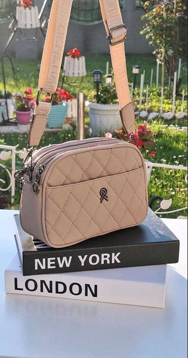 letnje torbe: Elegant purse