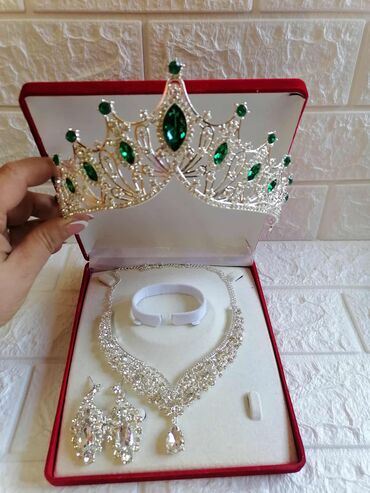 Setovi nakita: Chanel, Set: Kruna, Minđuše, Narukvica, Materijal: Cirkon, Biser — 9