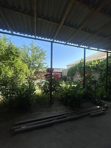 sekide satilan evler 2025: Hovsan kendde 3 otaqli ev satisa cixdi. sahesi 4 sotdur. geniş heyeti — 7
