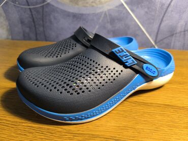 трекинговый обувь: Crocs, заказал с интернета, размер не подошел