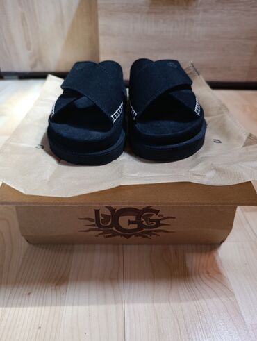 Papuče: Modne papuče, UGG, 38 — 4
