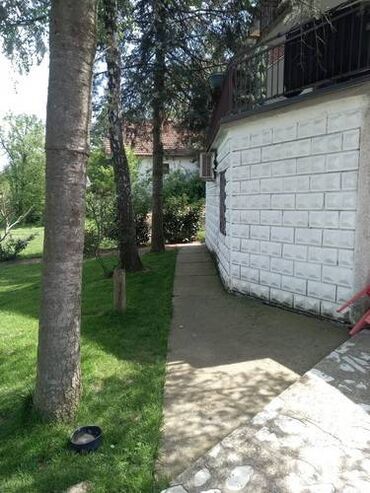 Kuće na prodaju: 200 kv. m, 4 sobe — 7