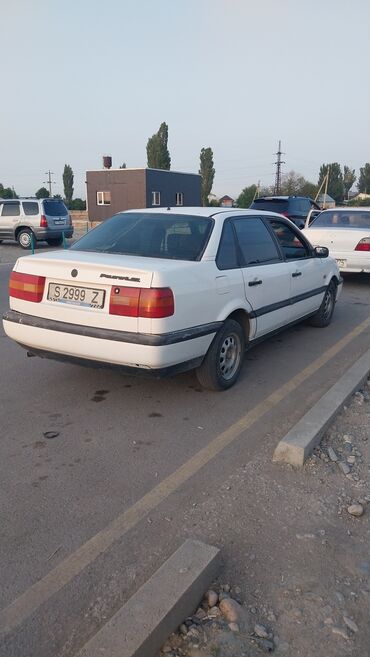 Volkswagen: Volkswagen Passat: 1996 г., 1.8 л, Механика, Бензин, Седан