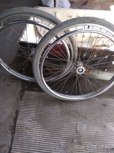 транспорт бишкек: Продаю два колеса от инвалидной коляски диски алюминиевые