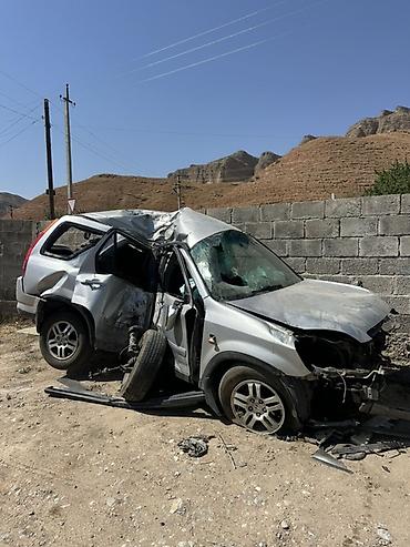 Транспорт: Автомобиль на разбор — кроссовер серебристого цвета. Основное: - — 2
