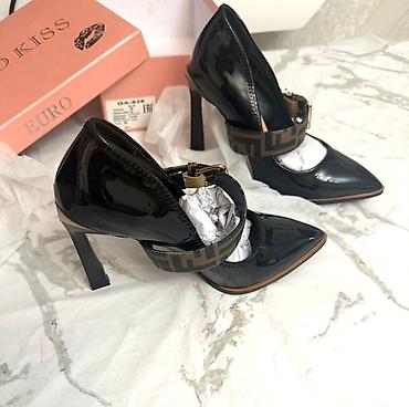 black viev: Tuflilər, Fendi, Ölçü: 39, rəng - Qara, Yeni — 2