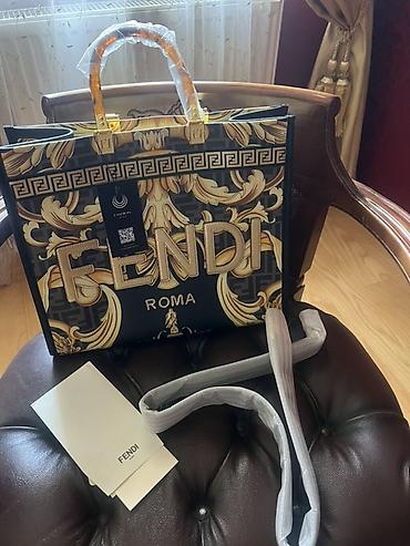 Аксессуары: Чолпон Ата. Сумка Fendi Shopper Tote ROMA - Формат: вместительная — 1