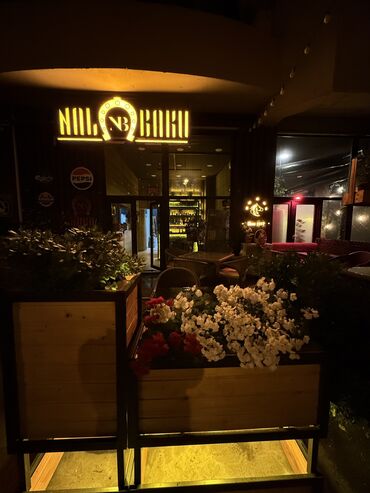 Tikinti ixtisasları: Ofisiant tələb olunur, Restoran, Gündəlik ödəniş, 30-45 yaş, 1-2 illik təcrübə