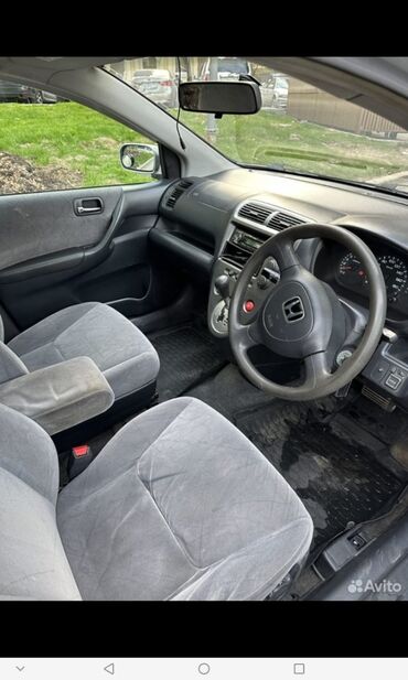 honda jazz автомобиль: Хэтчбек Honda Civic серебристого цвета 2002г коропка автомат