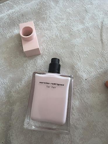 narciso: Narciso Rodriguez – For Her (EDP) Qutu/qapaq şəkillərdə göründüyü — 1