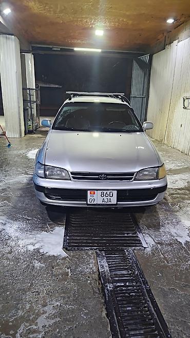 Toyota Carina E: 1997 г., 1.8 л, Механика, Бензин, Универсал