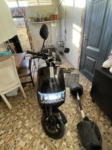 Mopedlər,skuterlər: 2024 il — 1