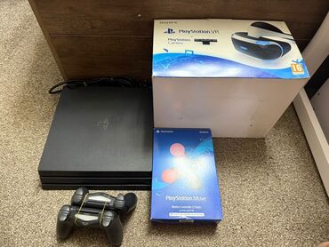 PS4 (Sony PlayStation 4): Продаю Sony PlayStation 4 pro на 1 терабайт и VR очки (продается