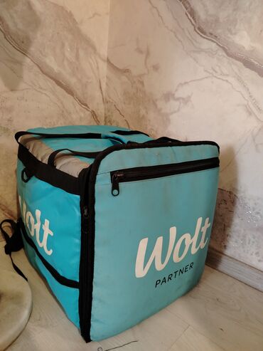 купить аппарат мороженого: Wolt Partner çatdırılma çantası - Rəng: mavi/çəhrayı tonlu Wolt