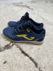 Кроссовки и спортивная обувь: - Размер: EU 38 длина стопы 250 мм (указано на ярлыке). - Верх — 1