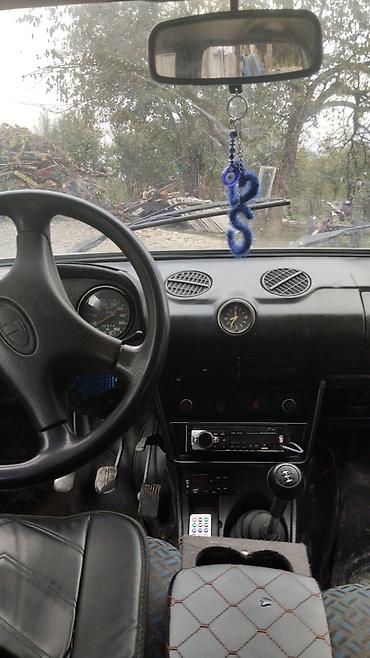 mini avtobus: Avtomobil: Lada 2106 (ağ rəng), sedan, arxa ötürücülü Xarici görünüş — 2